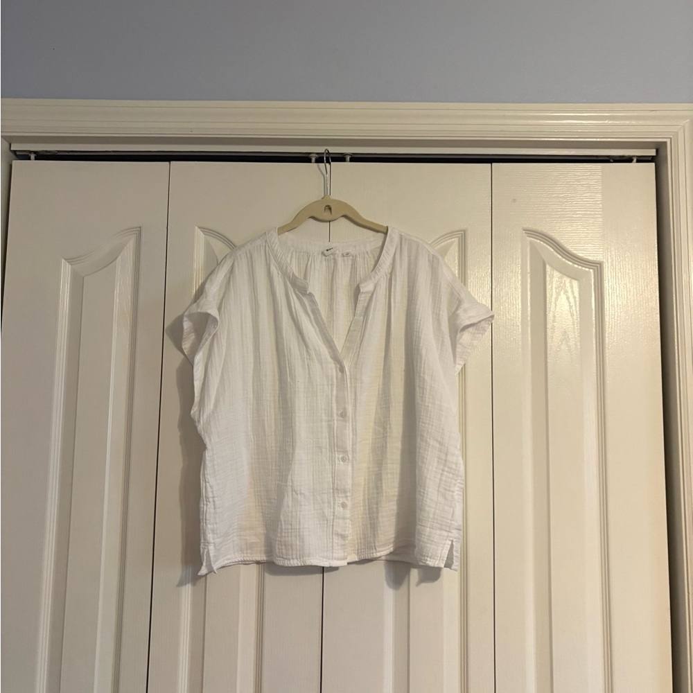 GAP White Button-Down Women's Shirt